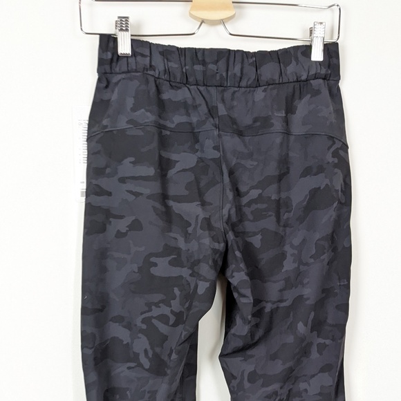 Lululemon On The Fly 7/8 Pants Size 4 incognito Camo grey - Picture 10 of 13